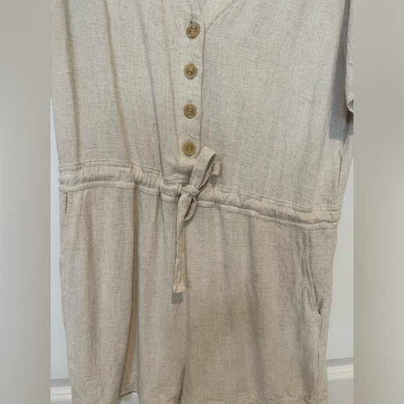 Rhythm. Cream linen romper with buttons and adjustable waste size XL like new - Picture 2 of 5